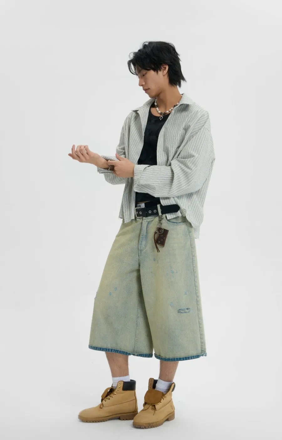 Online Capri Cut Light Wash Denim Shorts Shorts